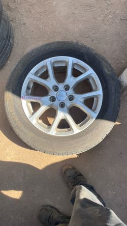 17 in Jeep Cherokee wheel and tire