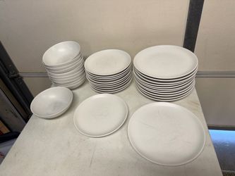 Williams Sonoma Open Kitchen White Dinnerware Set - 35 Pieces