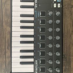 Arturia MiniLab MkII Mini Hybrid Keyboard Controller Black Edition