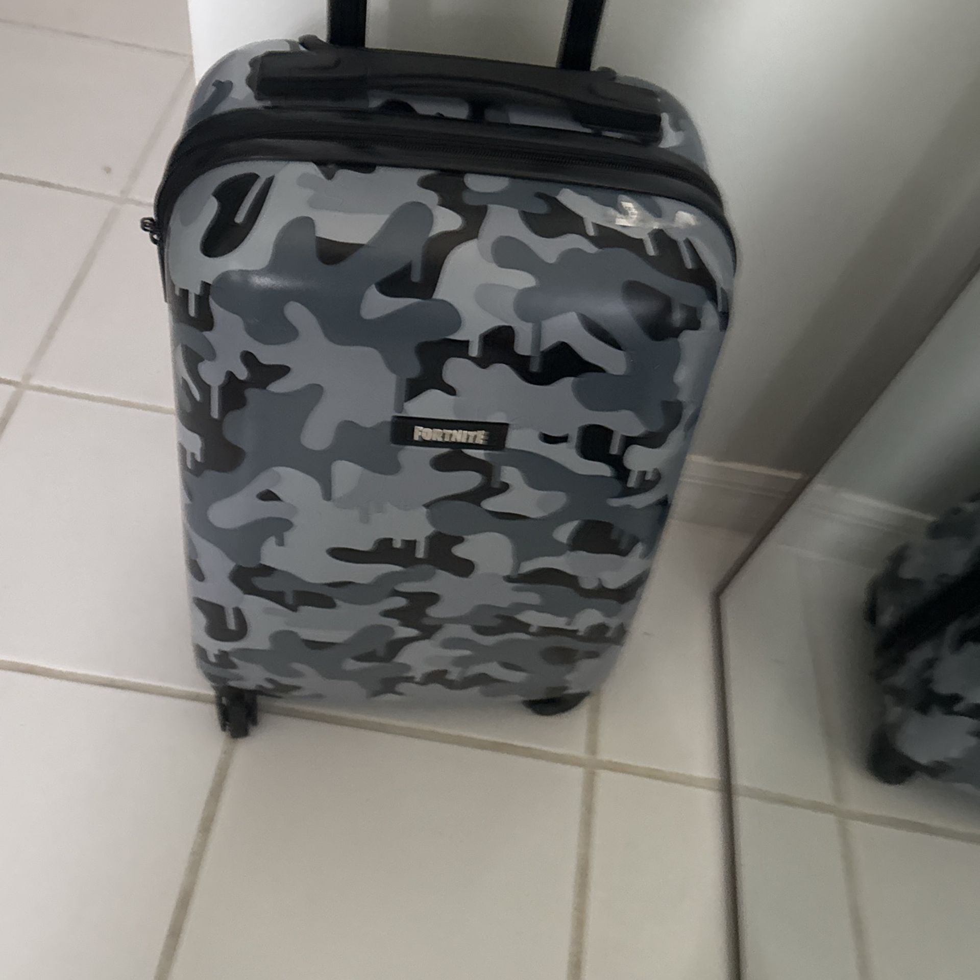 Fortnite Suitcase