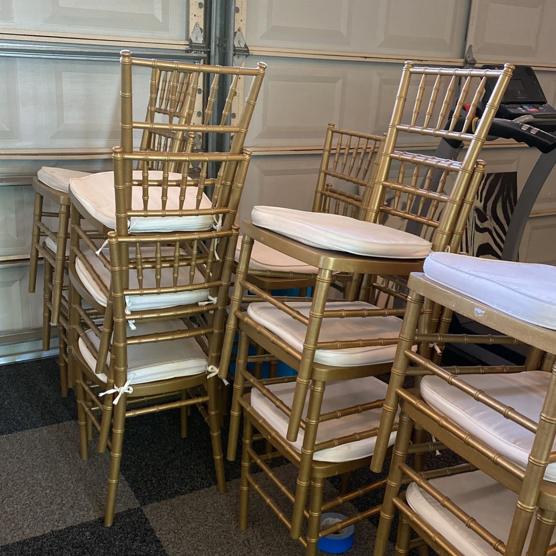  Chiavari Gold Party Chairs Bamboo White Cushion 