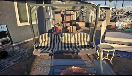 Outdoor Patio Swing