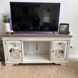 Ashley Signature Realyn Buffet