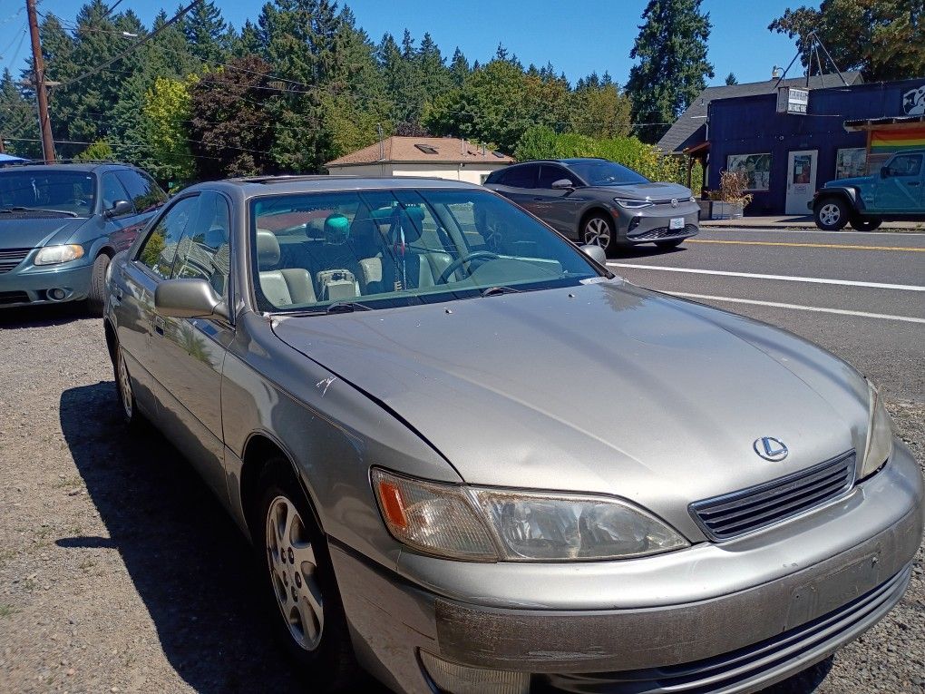 2000 Lexus ES 300
