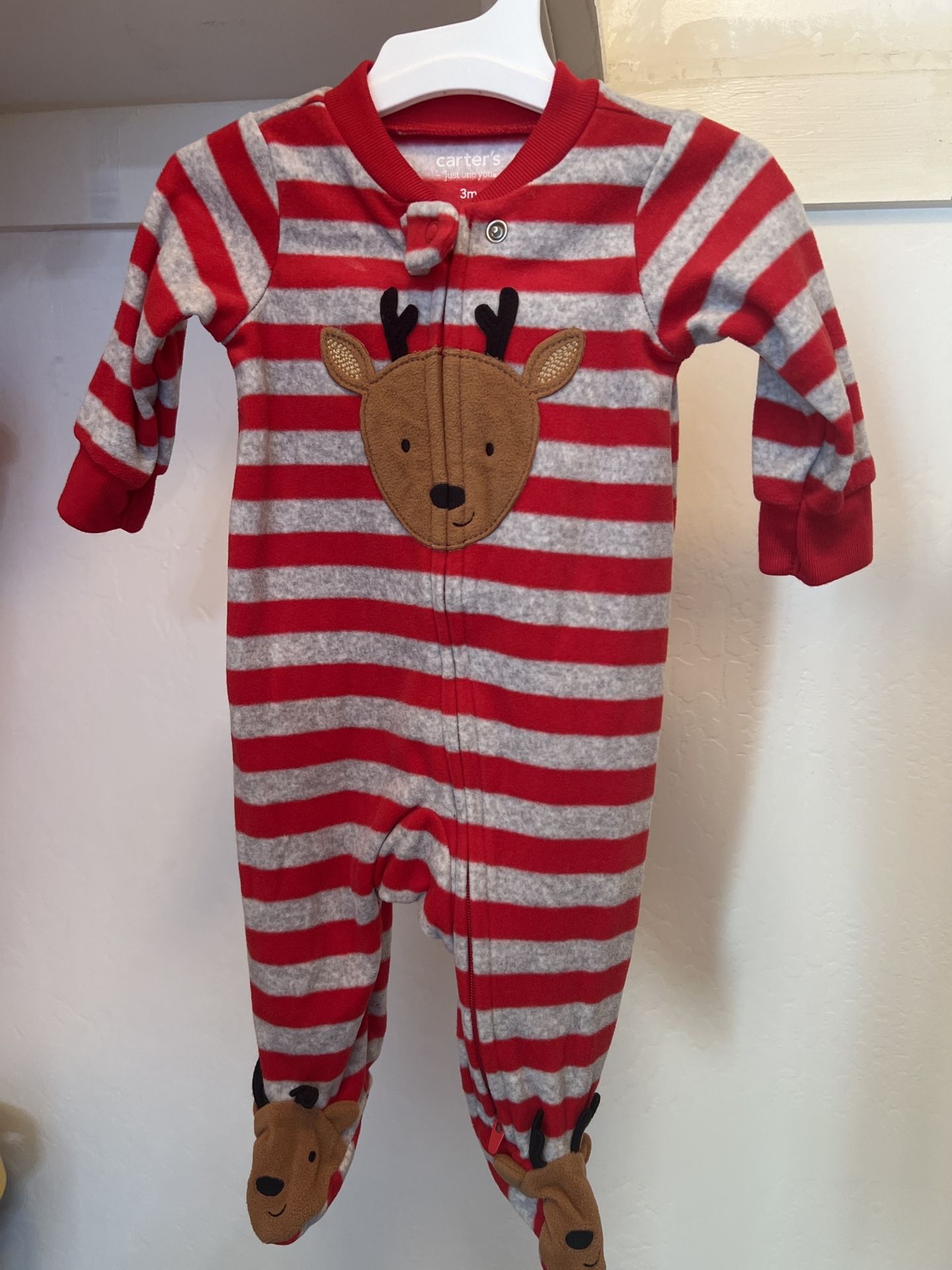Carter’s Reindeer Fleece Footed Pajamas – 0–3 Months (Brand New)