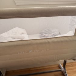 Baby Delight Beside Me Dreamer Bassinet | Bedside Sleeper & Baby Bassinet | 6-Position Height Adjustment | Organic Oat 