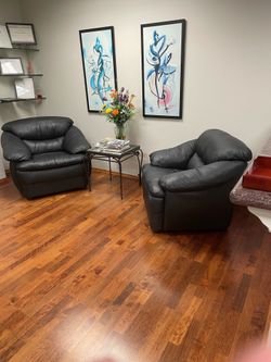 Rarely used three chairs in excellent condition