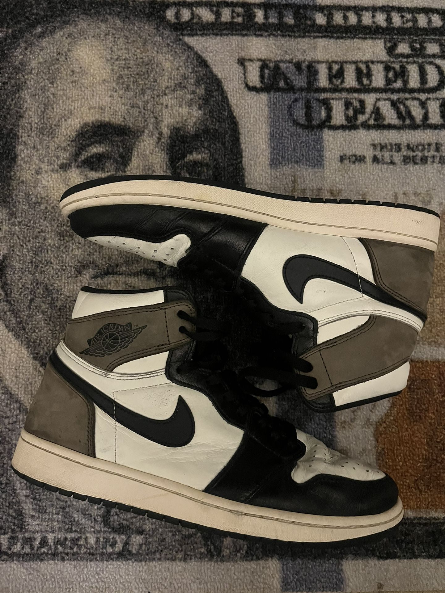 Jordan 1 Mocha High Size 9.5 