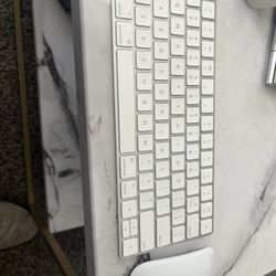 Apple Magic Keyboard 2 And mouse 2 