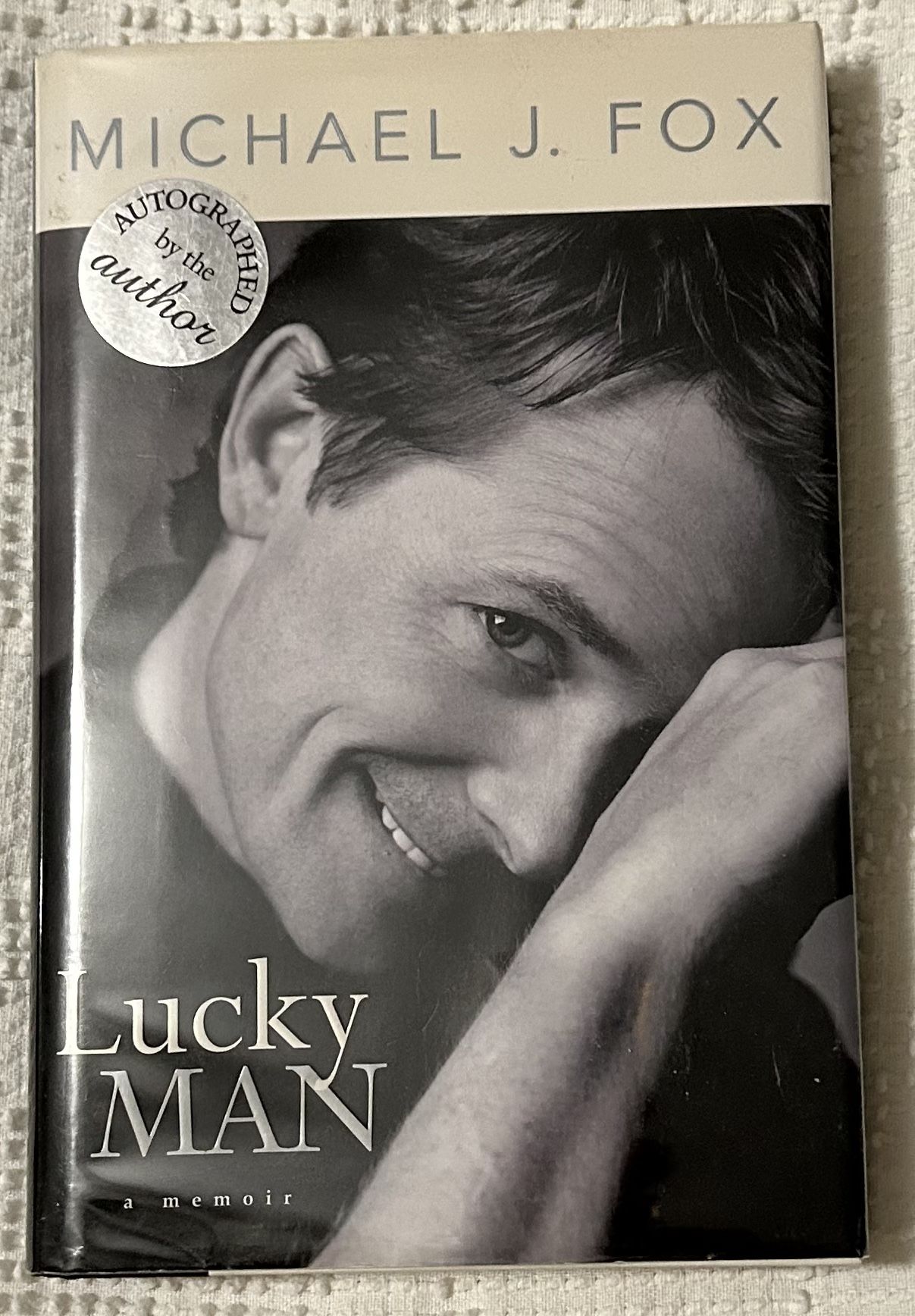 MICHAEL J FOX AUTOGRAPHED “LUCKY MAN” AUTOBIOGRAPHY