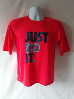 NIKE JUST DO IT boys red 3/4 sleeve top size XL