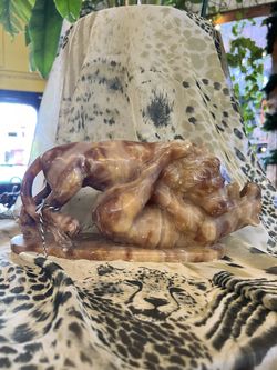 Tan Brown Solid Stone Lion Fighting Figure (GRP6JA)