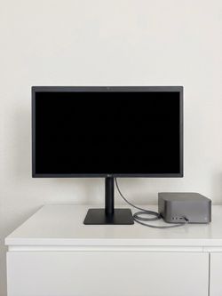 LG UltraFine 5K 27" Mac Monitor