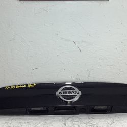 2017 2023 Nissan Rogue Sport lift gate trim (8)