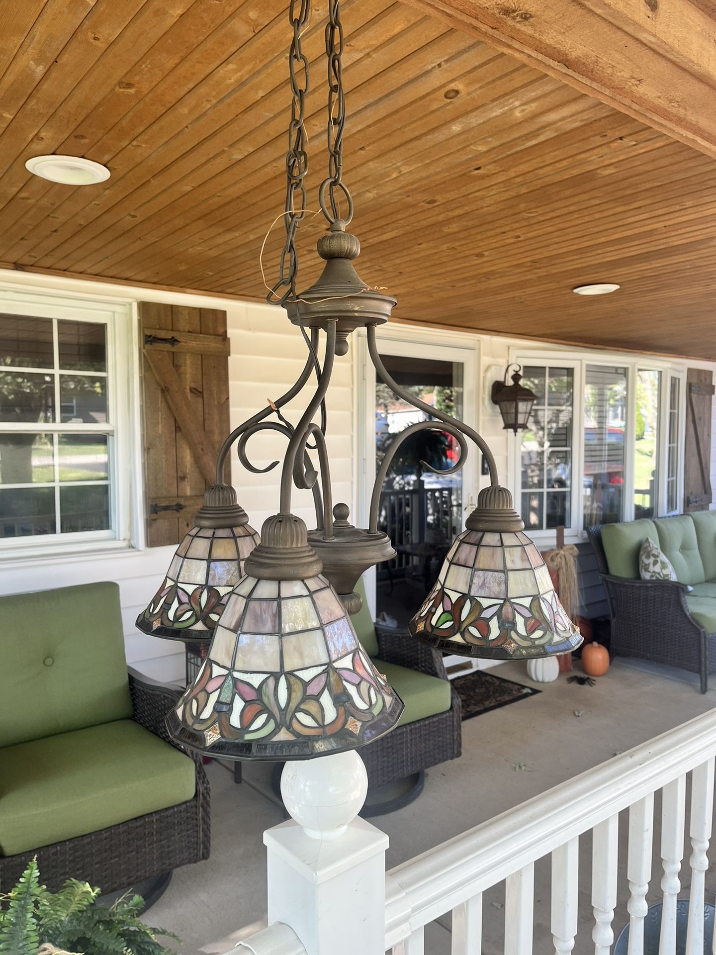 3 Light Chandelier With Tiffany Style Glass