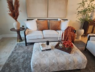 Ottoman/coffee table