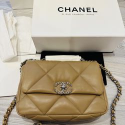Chanel Beige Chevron Quilted Lambskin Leather Medium Boy Bag