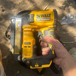 Dewalt 23GA