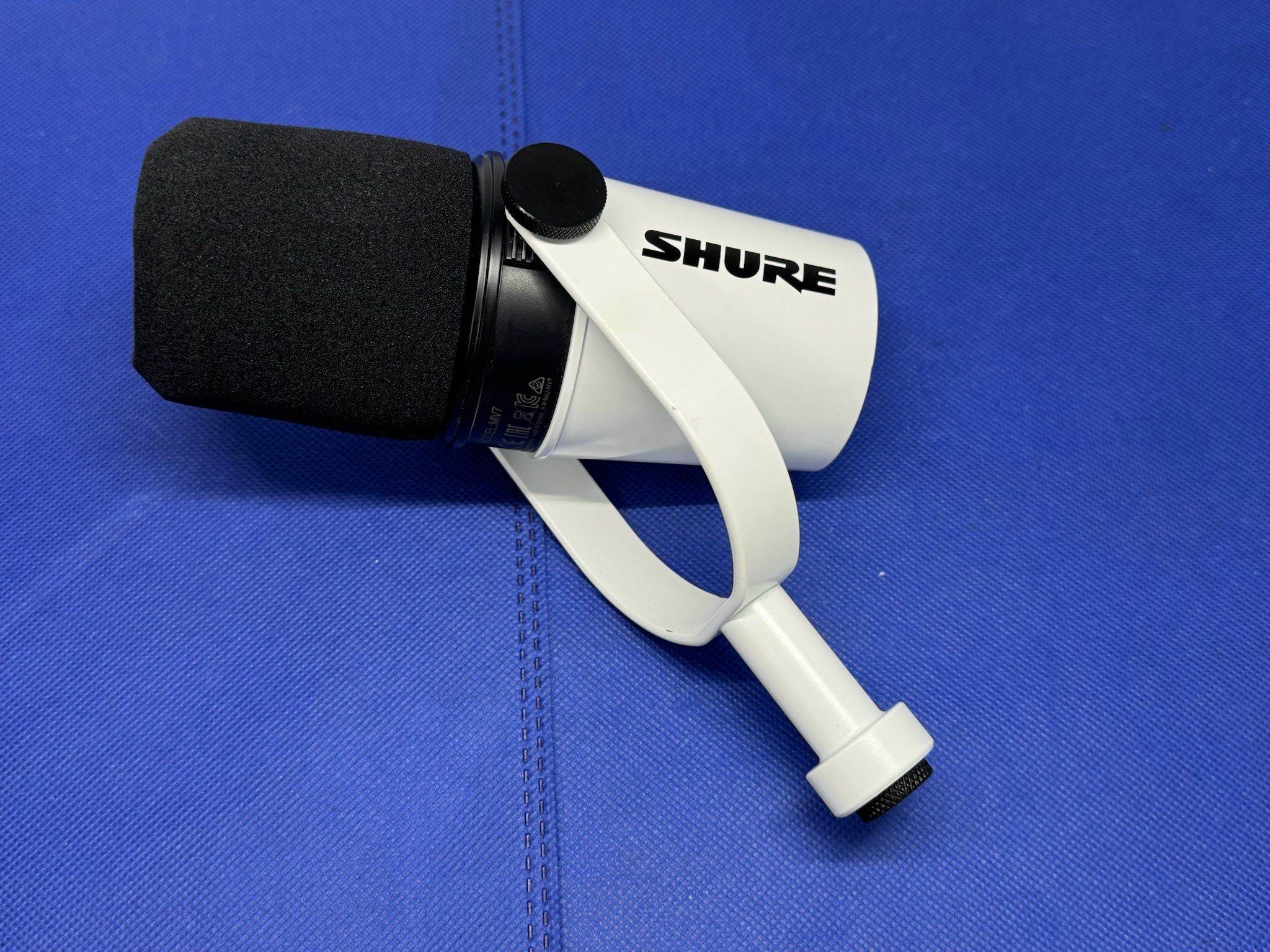 Shure MV7 Hybrid Podcast Microphone - White