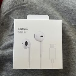 Brand New Apple EarPods 