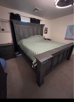 King Isabella grey bedroom set 5 piece