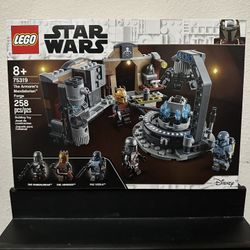 LEGO Star Wars The Armorer’s Mandalorian Forge