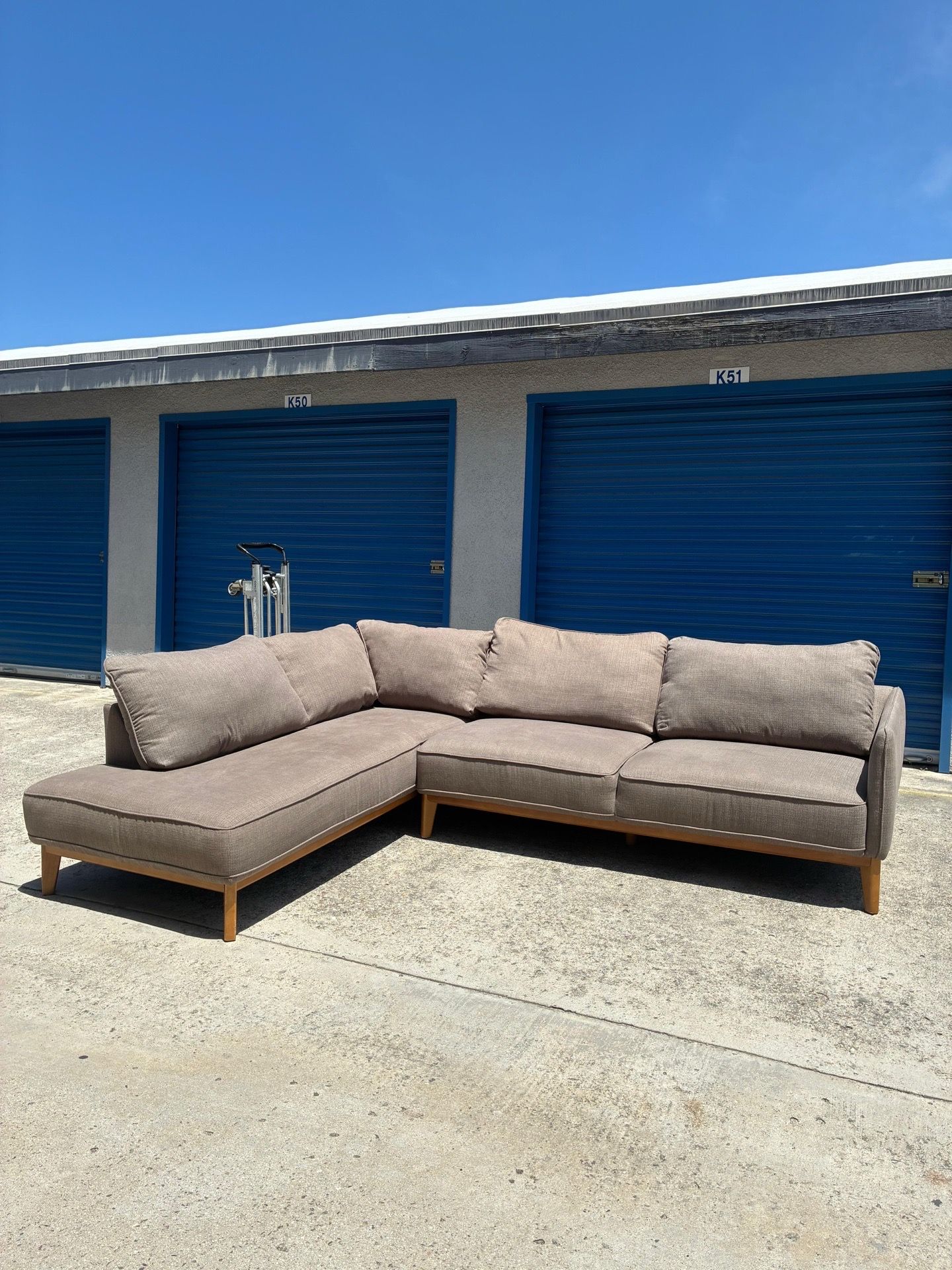 Macy’s Midcentury Modern Sectional Couch 🛻Delivery Available🛻