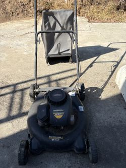 LAWNMOWER “BRIGGS & STRATTON “