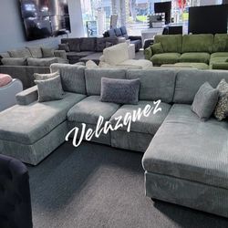 ✅️✅️4 pc  grey corduroy fabric sectional sofa with double chaise.✅️✅️✅️