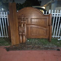 King Size Bed With Canopey Top