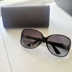 Gucci Sunglasses With Gucci Case 