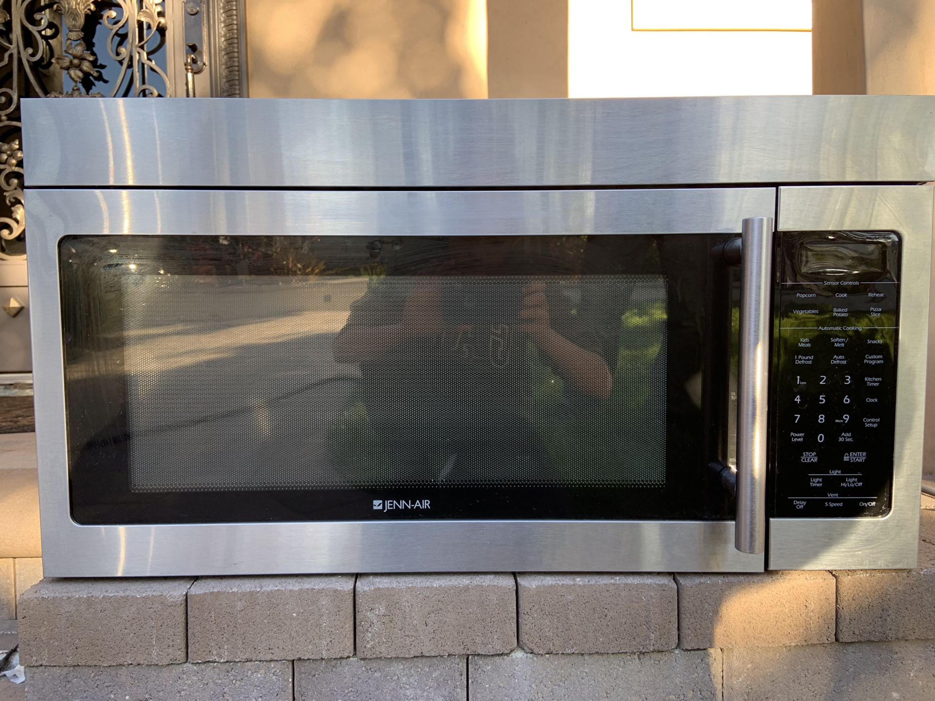 Jenn-Air Microwave Range Hood Combination