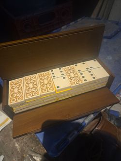 Vintage dominos