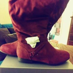 Boots Maroon