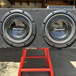 Pioneer Subs & Amplifier 