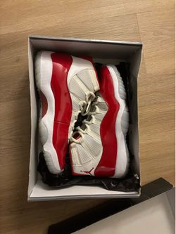 Size 11 JORDAN 11 CHERRY