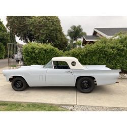 1957 Ford Thunderbird