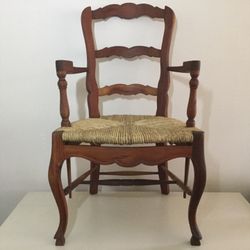 🔥Mid-Century ANTIQUE French Provincial ARM CHAIR with RUSH SEATING🔥(not a reproduction)🔥Easy Meetup @ Mothers Market 92627🔥