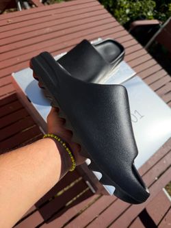 YZY YS-01 Black Slide Size 11 & 12