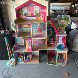 Doll House 