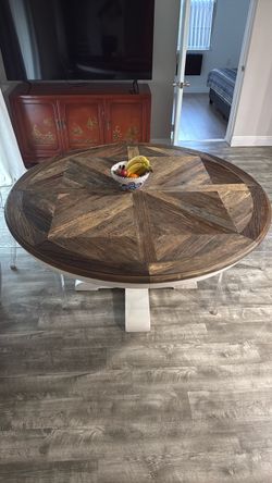 Real Wood Table / Mesa de Comedor de Madera