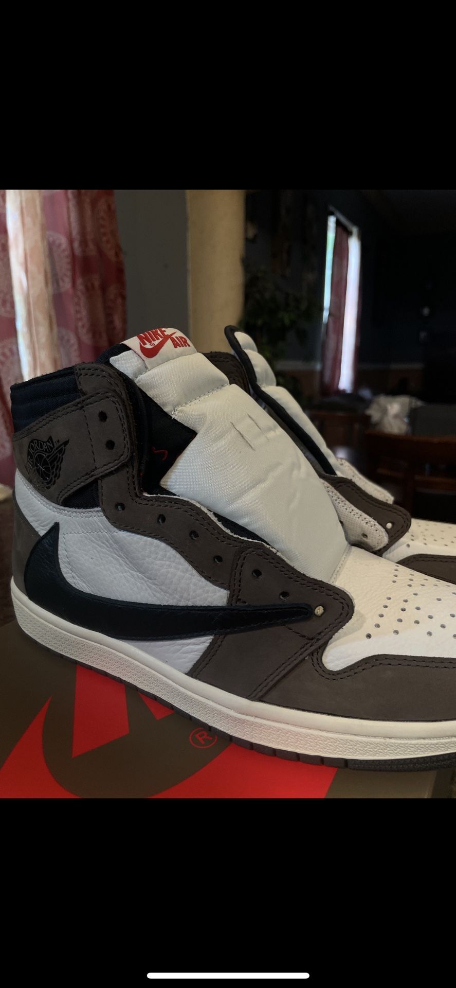 Jordan One 1 High Travis Scott