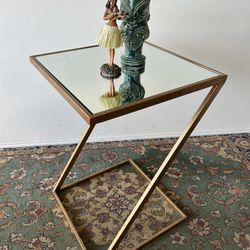 Cool Mirror Table