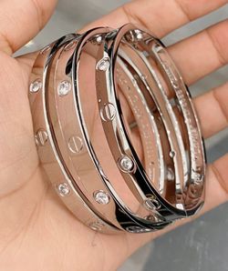 Stainless steel screw bangles