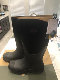 Original Muck Boots BRAND NEW with tags and box. Women’s size 9. Style chore tall