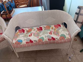Beautiful White Wicker Patio Set
