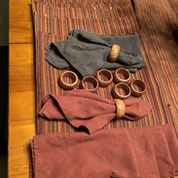 Placemats, Table Runner, Napkins/Rings, Plant