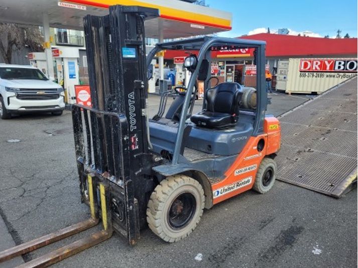 Toyota 8FGU25 (5,000lb Forklift)