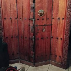  folding Room   divider