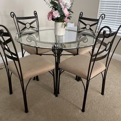 6pc dinning room set!